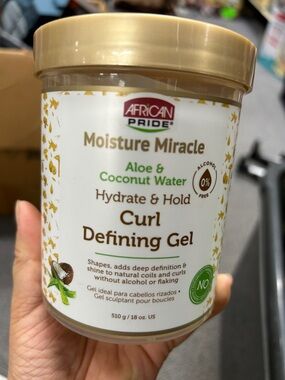 Moisture Miracle Aloe & Coconut Water Curl Defining Gel - Gold/White